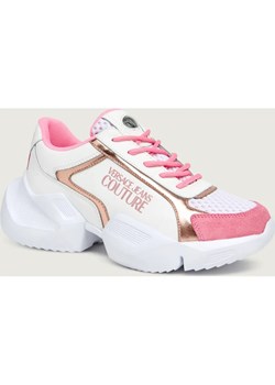 Versace Jeans Couture Sneakersy FONDO GRAVITY DIS. SU3 | zamsz ze sklepu Gomez Fashion Store w kategorii Buty sportowe damskie - zdjęcie 188902472