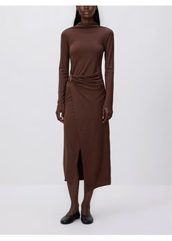 Reserved - Sukienka midi z drapowaniem - ciemnobrązowy ze sklepu Reserved w kategorii Sukienki - zdjęcie 188907294