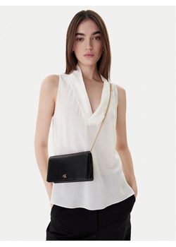 Calvin Klein Torebka Ck Wallet On Chain LV04F3319G Czarny ze sklepu MODIVO w kategorii Kopertówki - zdjęcie 188918963