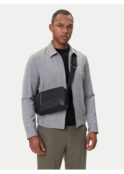 Saszetka Tommy Hilfiger Th Central Ew Reporter AM0AM13635 Czarny ze sklepu eobuwie.pl w kategorii Saszetki - zdjęcie 188921592