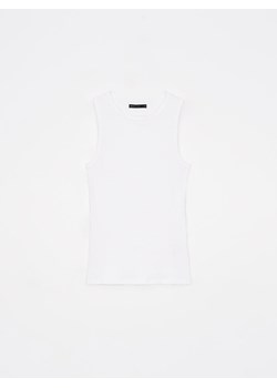 Mohito - Dopasowany biały top - biały ze sklepu Mohito w kategorii Bluzki damskie - zdjęcie 188929100