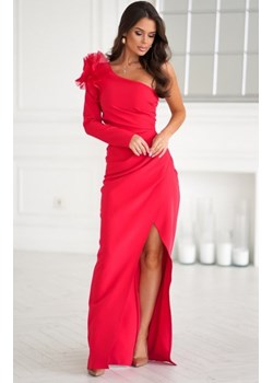 Czerwona dopasowana sukienka maxi z różą na ramieniu - polska produkcja ze sklepu intimiti.pl w kategorii Sukienki - zdjęcie 188932130