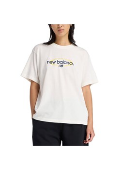 Koszulka damska New Balance WT61Z7OQSST - beżowa ze sklepu streetstyle24.pl w kategorii Bluzki damskie - zdjęcie 188932784