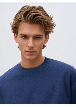 Reserved - Bluza z drobnym haftem - granatowy ze sklepu Reserved w kategorii Bluzy męskie - zdjęcie 188939792