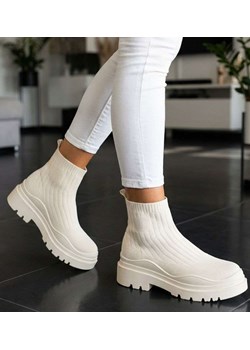 Beżowe trampki damskie na platformie /C1-2 13377 T292/ ze sklepu Pantofelek24.pl w kategorii Trampki damskie - zdjęcie 188955423