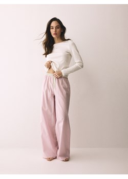 Reserved - Dwuczęściowa piżama z haftem - lawendowy ze sklepu Reserved w kategorii Piżamy damskie - zdjęcie 188955673