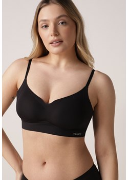 Czarny Bezszwowy Biustonosz Bez Fiszbin z Elastycznego Materiału Edalith ze sklepu born2be.pl w kategorii Biustonosze - zdjęcie 188957760