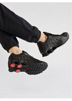 Nike Sneakersy Shox R4 AR3565 004 Czarny ze sklepu MODIVO w kategorii Buty sportowe damskie - zdjęcie 188961670