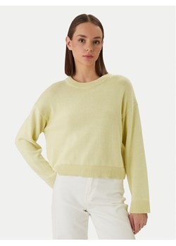 Calvin Klein Sweter LV047D305G Żółty Relaxed Fit ze sklepu MODIVO w kategorii Swetry damskie - zdjęcie 188961764