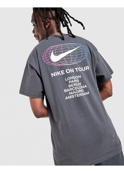 NIKE T-SHIRT M NSW ATHL TEE GFX ze sklepu JD Sports  w kategorii T-shirty męskie - zdjęcie 188963403