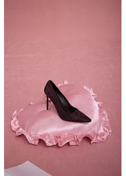 Estro: Ciemnobrązowe buty damskie na obcasie z weluru naturalnego ze sklepu Estro w kategorii Czółenka - zdjęcie 188963524