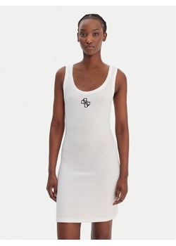 Guess Sukienka plażowa E6GK07 KG482 Biały Regular Fit ze sklepu MODIVO w kategorii Odzież plażowa - zdjęcie 188965133