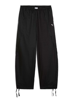 Puma Spodnie dresowe "Dare To" w kolorze czarnym ze sklepu Limango Polska w kategorii Spodnie damskie - zdjęcie 188972412