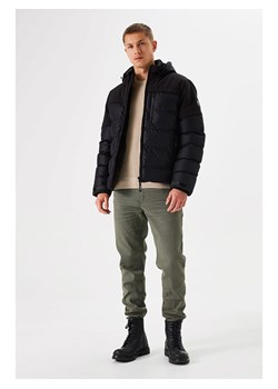 Garcia Kurtka pikowana w kolorze czarnym ze sklepu Limango Polska w kategorii Kurtki męskie - zdjęcie 188978471