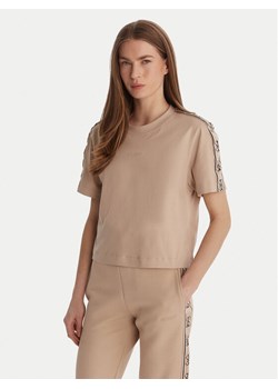 Guess T-Shirt V3RI08 I3Z14 Beżowy Relaxed Fit ze sklepu MODIVO w kategorii Bluzki damskie - zdjęcie 188979703