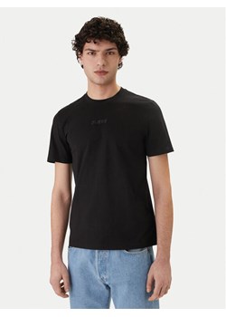 Guess T-Shirt Z6GI06 K2847 Czarny Regular Fit ze sklepu MODIVO w kategorii T-shirty męskie - zdjęcie 188979743