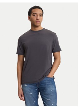 Guess T-Shirt 180293 Beżowy Classic Fit ze sklepu MODIVO w kategorii T-shirty męskie - zdjęcie 188979751