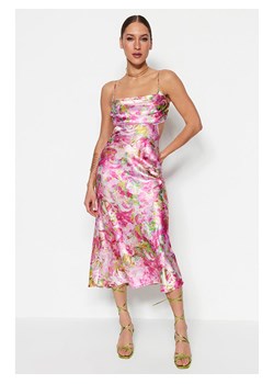 trendyol Sukienka w kolorze różowym ze sklepu Limango Polska w kategorii Sukienki - zdjęcie 188983942