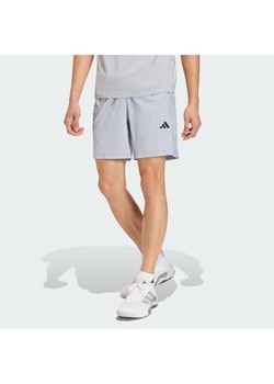 adidas Szorty sportowe Workout Essentials Base KC5287 Szary Regular Fit ze sklepu MODIVO w kategorii Spodenki męskie - zdjęcie 188984493
