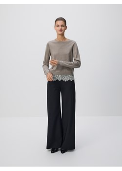 Reserved - Sweter z koronkowym zdobieniem - brązowy ze sklepu Reserved w kategorii Swetry damskie - zdjęcie 188986270