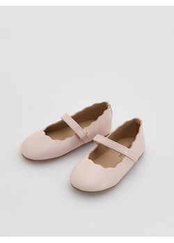 Reserved - Baleriny z imitacji skóry - pastelowy róż ze sklepu Reserved w kategorii Balerinki dziecięce - zdjęcie 188986284