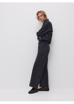 Reserved - Spodnie z zakładkami - ciemnoszary ze sklepu Reserved w kategorii Spodnie damskie - zdjęcie 188997400