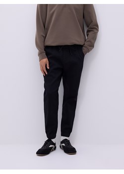 Reserved - Jeansy jogger fit - czarny ze sklepu Reserved w kategorii Jeansy męskie - zdjęcie 188998652