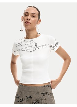 Desigual T-Shirt Helsinki 26SWTK10 Écru Slim Fit ze sklepu MODIVO w kategorii Bluzki damskie - zdjęcie 188999534