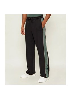 EA7 Spodnie dresowe | Modern fit ze sklepu Gomez Fashion Store w kategorii Spodnie męskie - zdjęcie 189003223