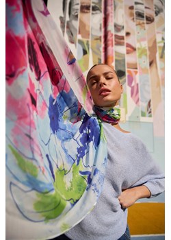 Wzorzysty szal niebieski ze sklepu Moodo.pl w kategorii Szaliki i chusty damskie - zdjęcie 189010402