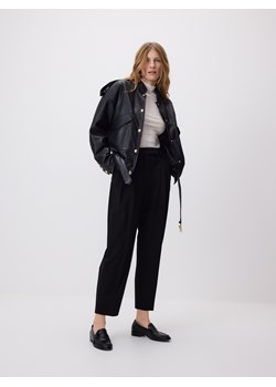 Reserved - Spodnie carrot fit - czarny ze sklepu Reserved w kategorii Spodnie damskie - zdjęcie 189010794