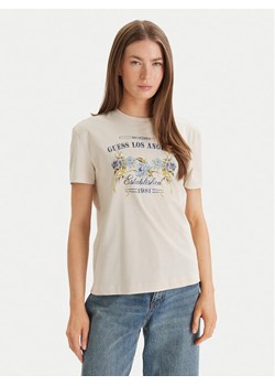 Guess T-Shirt W6GI27 K3160 Beżowy Regular Fit ze sklepu MODIVO w kategorii Bluzki damskie - zdjęcie 189020883