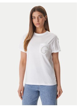 Guess T-Shirt W6GI17 K3037 Biały Regular Fit ze sklepu MODIVO w kategorii Bluzki damskie - zdjęcie 189021112