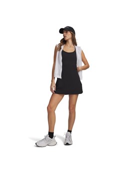 Damska sukienka treningowa Under Armour Motion Dress - czarna ze sklepu Sportstylestory.com w kategorii Sukienki - zdjęcie 189027491