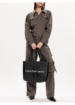 Calvin Klein Jeans Torebka Sculpted Shopper29 Mono K60K610276 Czarny ze sklepu MODIVO w kategorii Torby Shopper bag - zdjęcie 189032894