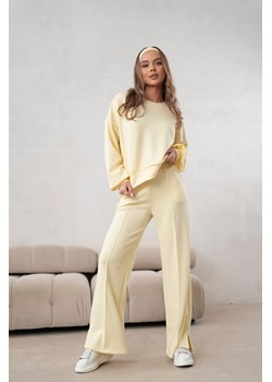 KOMPLET MASEŁKO BLUZA + SPODNIE Z SZEROKĄ NOGAWKĄ- ŻÓŁTY BUTTER YELLOW ze sklepu olika.com.pl w kategorii Komplety i garnitury damskie - zdjęcie 189033411