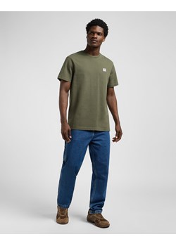MESKA KOSZULKA LEE WW TEE OAK MOSS 112370492 ze sklepu YouNeedit.pl w kategorii T-shirty męskie - zdjęcie 189034303