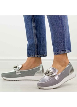Srebrne skórzane półbuty damskie Dia 7045 ze sklepu suzana.pl w kategorii Mokasyny damskie - zdjęcie 189039551