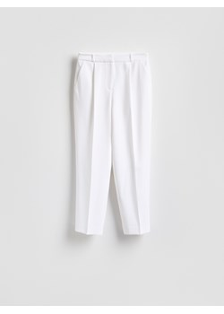 Reserved - Spodnie z kantem - złamana biel ze sklepu Reserved w kategorii Spodnie damskie - zdjęcie 189042013