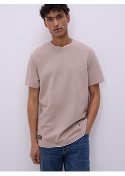 Reserved - Strukturalny t-shirt regular - beżowy ze sklepu Reserved w kategorii T-shirty męskie - zdjęcie 189042104