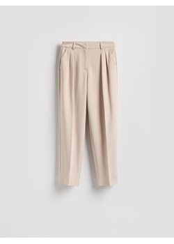 Reserved - Spodnie z kantem - beżowy ze sklepu Reserved w kategorii Spodnie damskie - zdjęcie 189042372