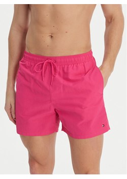 Tommy Hilfiger Szorty kąpielowe UM0UM03477 Różowy Regular Fit ze sklepu MODIVO w kategorii Kąpielówki - zdjęcie 189056152