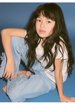 Reserved - Jeansy straight z kokardkami - niebieski ze sklepu Reserved w kategorii Spodnie dziewczęce - zdjęcie 189064562