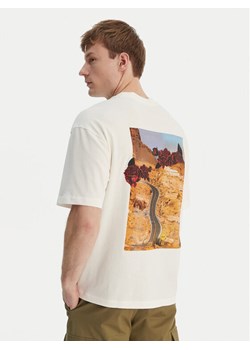 HUGO T-Shirt Domans 50564642 Écru Oversize ze sklepu MODIVO w kategorii T-shirty męskie - zdjęcie 189073360