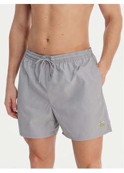 Calvin Klein Swimwear Szorty kąpielowe LV00N61045 Szary ze sklepu MODIVO w kategorii Kąpielówki - zdjęcie 189079233
