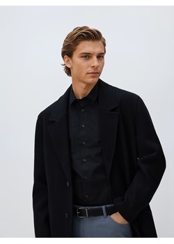 Reserved - Gładka koszula slim fit - czarny ze sklepu Reserved w kategorii Koszule męskie - zdjęcie 189081272