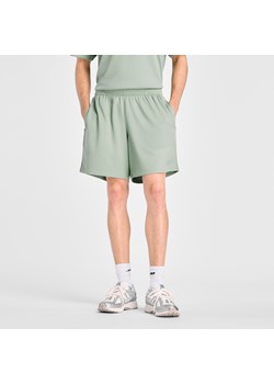 Spodenki męskie New Balance MB61V17CAAR  – zielone ze sklepu New Balance Poland w kategorii Spodenki męskie - zdjęcie 189082152