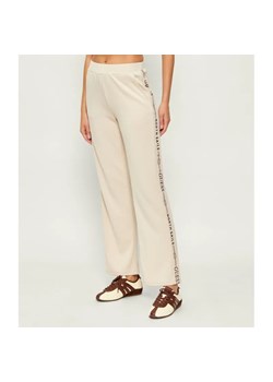 GUESS Spodnie dresowe | Guess x North Sails | Regular Fit ze sklepu Gomez Fashion Store w kategorii Spodnie damskie - zdjęcie 189086782