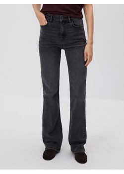 Reserved - Jeansy flare - szary ze sklepu Reserved w kategorii Jeansy damskie - zdjęcie 189087023