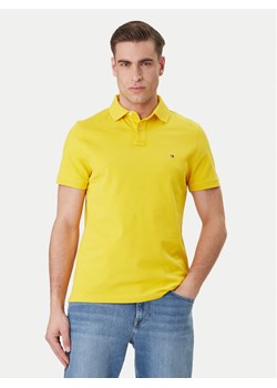 Tommy Hilfiger Polo 1985 MW0MW17770 Żółty Regular Fit ze sklepu MODIVO w kategorii T-shirty męskie - zdjęcie 189095402